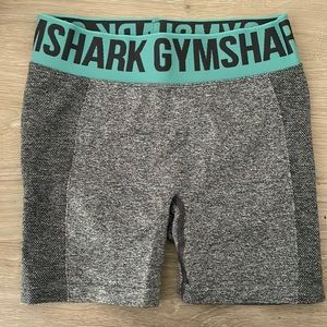 GYMSHARK Flex Shorts - Charcoal Mark/ Light Green